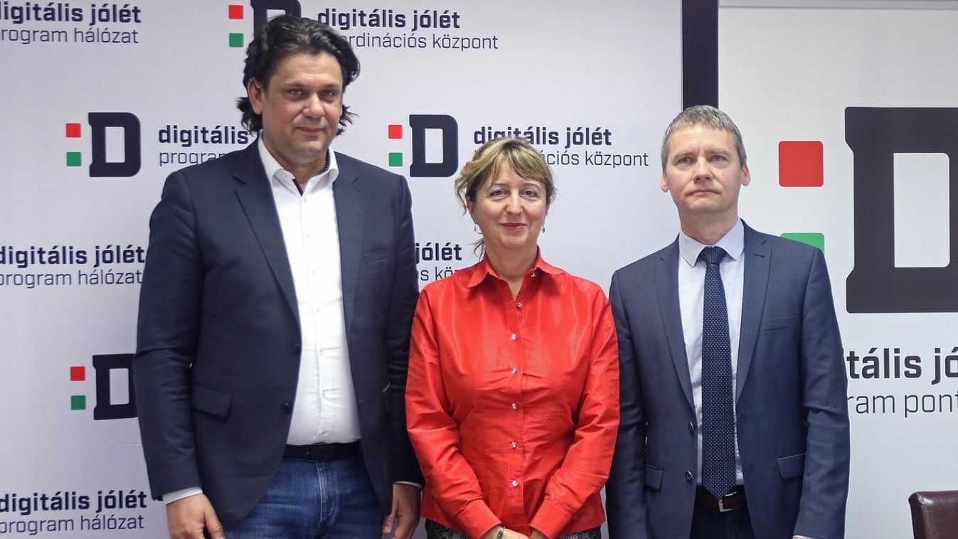 Várpalotán adták át az ország első Digitális jólét programpontját