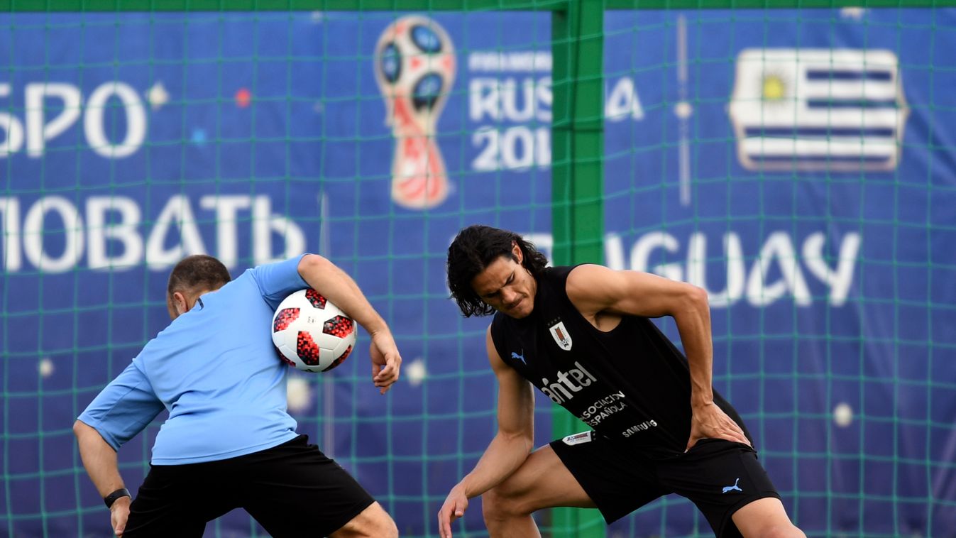 Cavani játéka továbbra is kérdéses