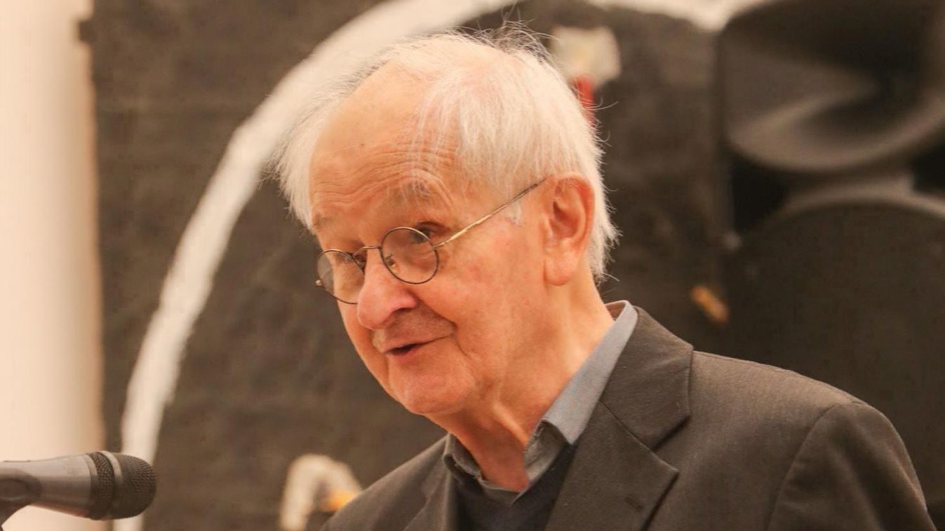 Jelenits István tartott előadást a „könyvek könyvéről” Balatonfüreden