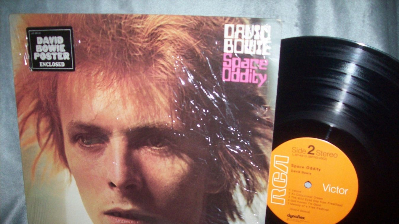 Képzeletbeli űrutazás David Bowie-val