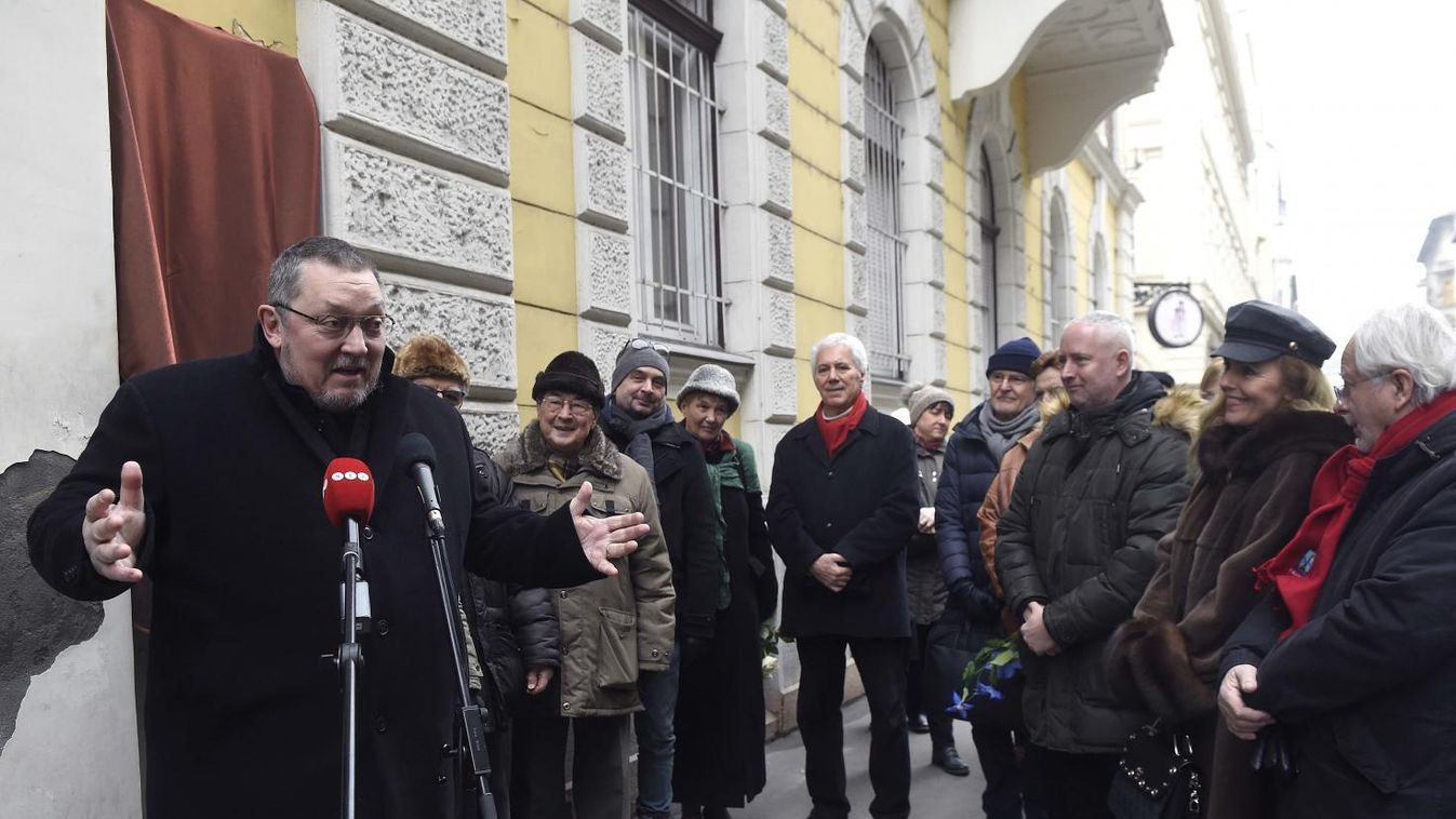 Emléktáblát avattak a 100 éve született Bessenyei Ferenc tiszteletére