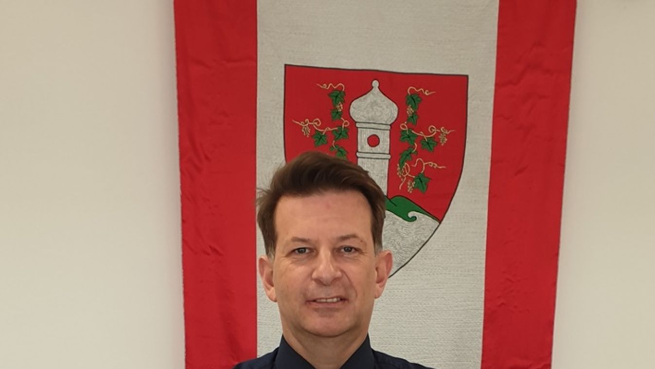 Licit indult Lang Ádám labdarúgó mezére