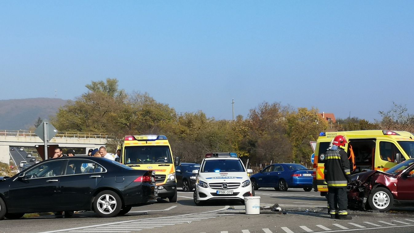 Baleset történt a 71-es úton