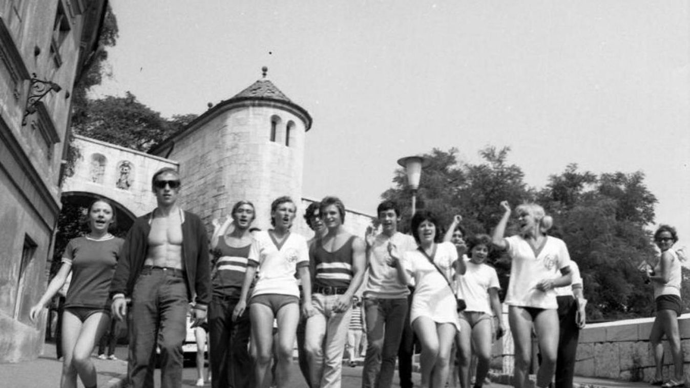 Ilyenek voltunk mi mai fiatalok, avagy Veszprém megye ifjúsága a '70-es és '80-as években