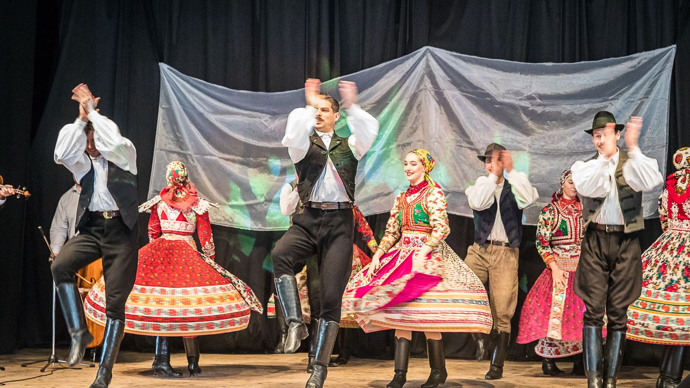 Kiszebábégetéssel űzték el a telet Alsóörsön