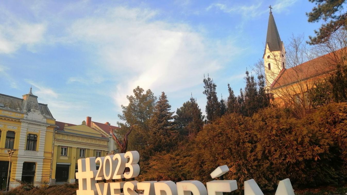 A túlóratörvényről is szavazott a veszprémi közgyűlés