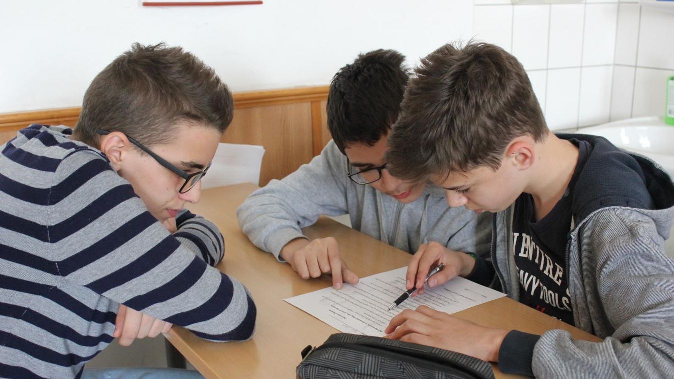 Angol nyelvi vetélkedőt szerveztek a pápai Tarczy iskolában
