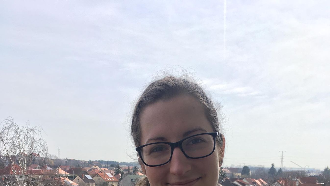A fagyasztóba jó a többször használható zacskó, szívószál van fémből, bambuszból