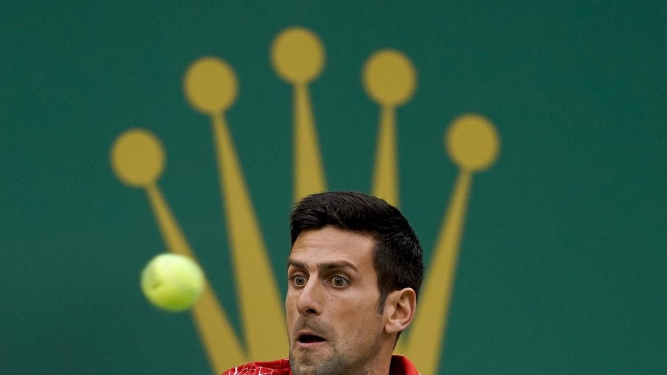 Djokovic az első döntős Sanghajban