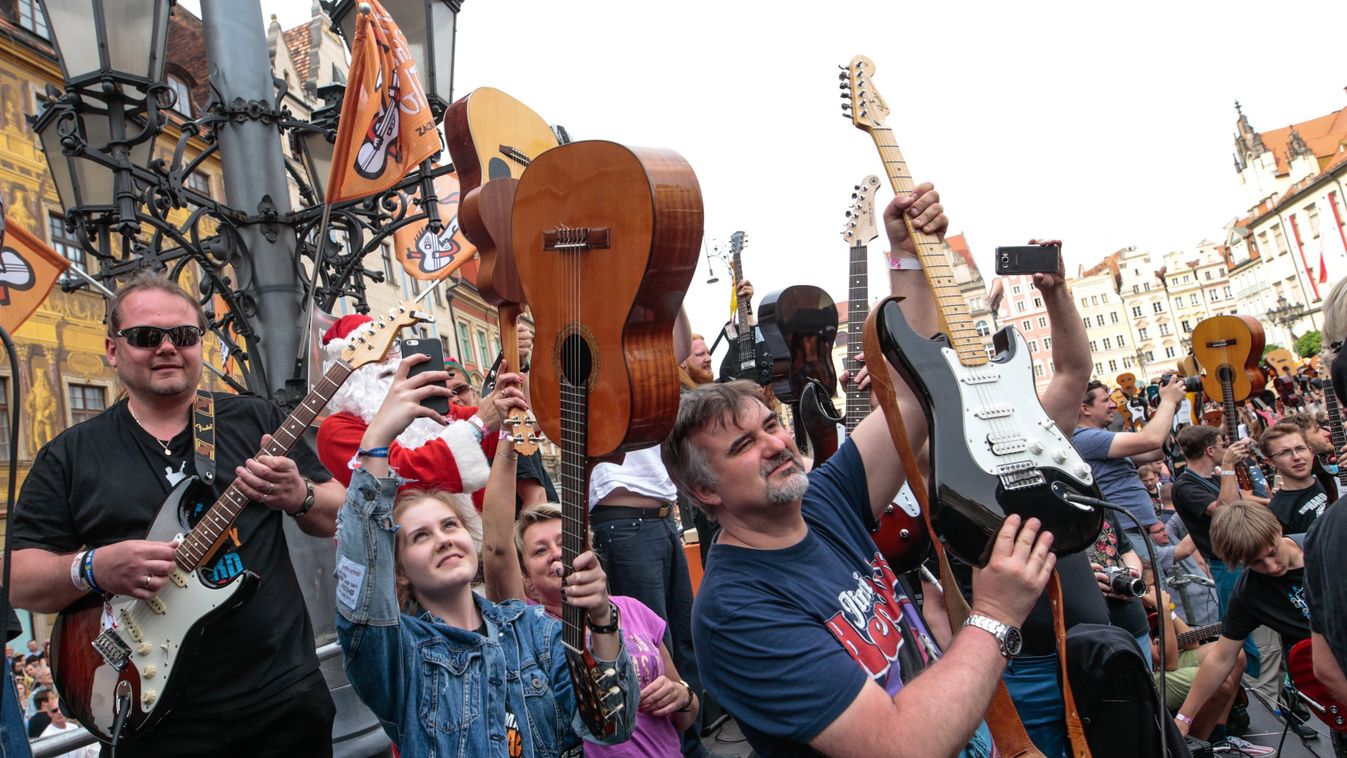 Több mint hétezernégyszázan gitároztak együtt Wroclawban