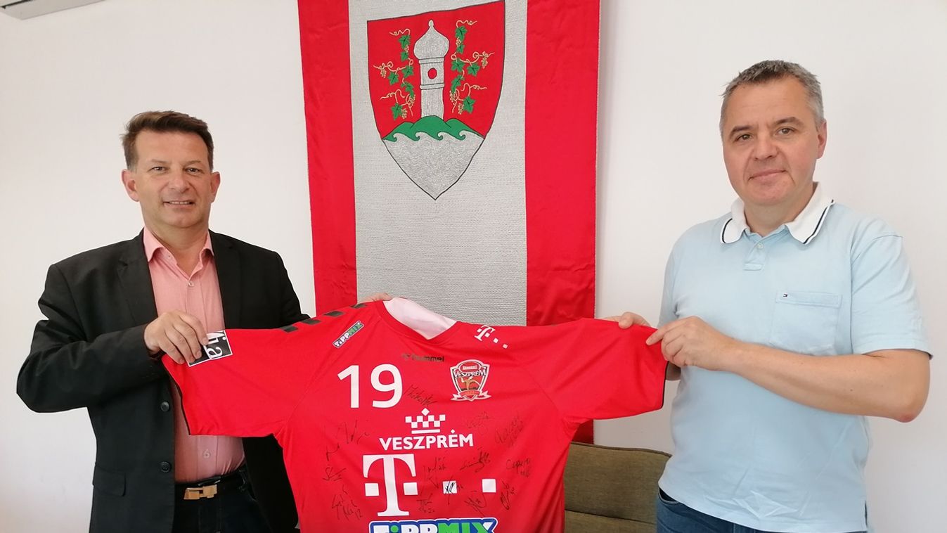 Sikeres volt a jótékonysági licit, Béres cseppet vesznek a Telekom Veszprém mez árából Alsóörsön