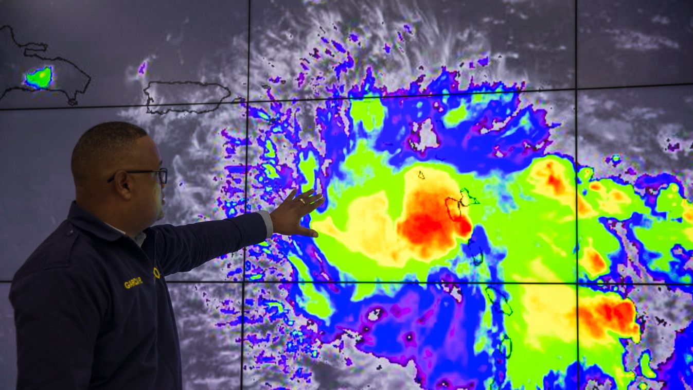 Az elmúlt 30 év legnagyobb vihara csaphat le Floridára