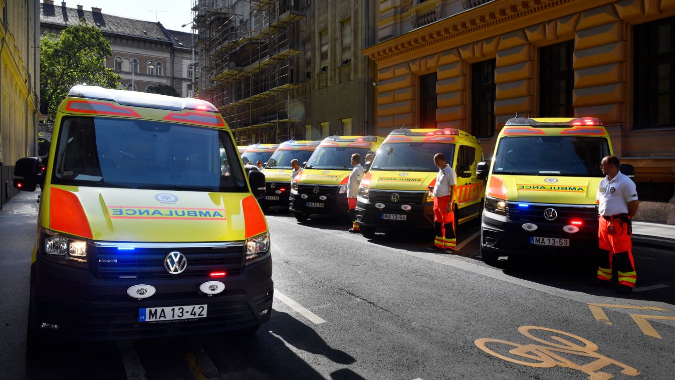 Huszonkilenc új mentőautót vásárol az OMSZ