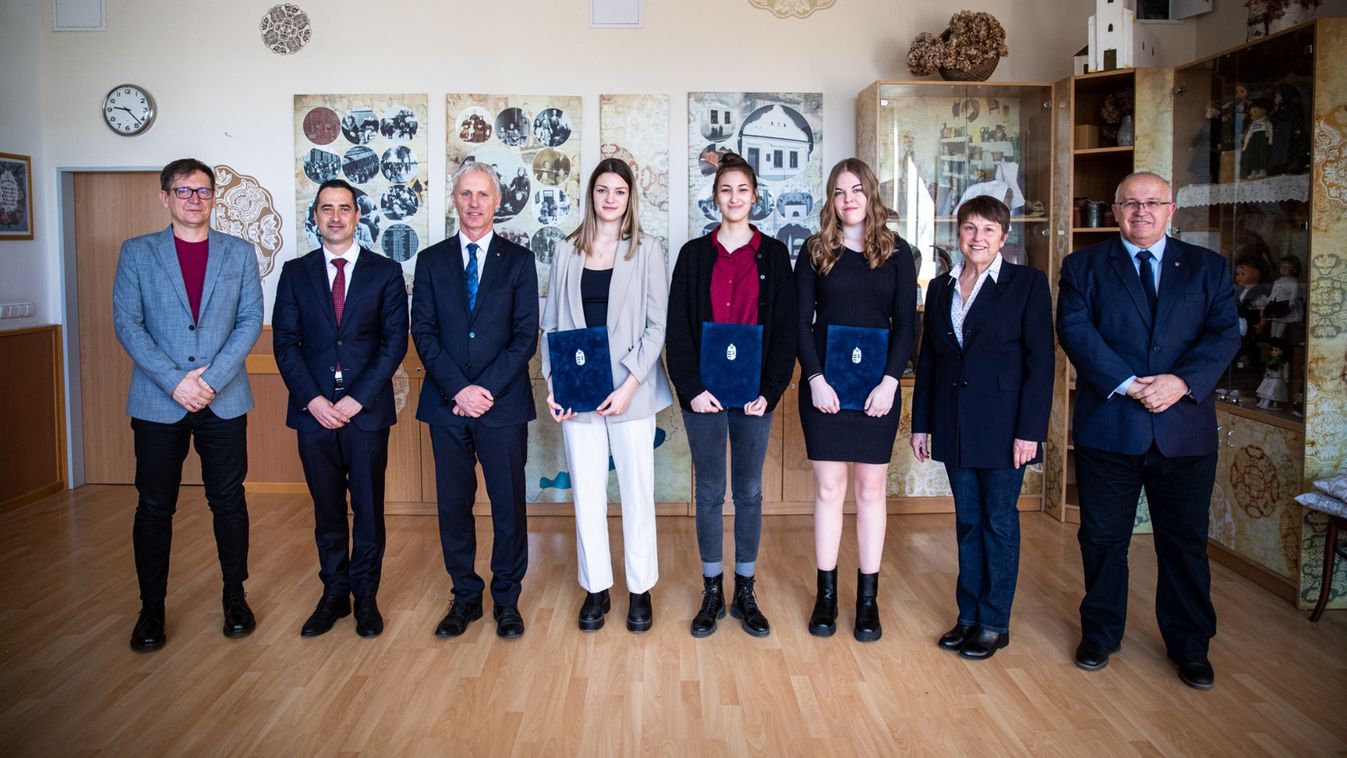 Nemzetiségi ösztöndíjat kapott három veszprémi gimnazista
