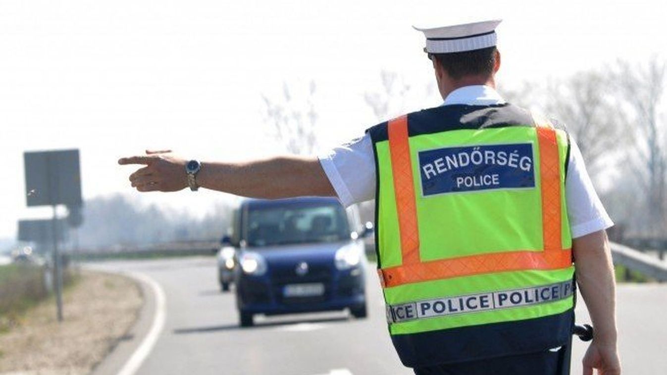 Lengyel embercsempészt fogtak a rendőrök Tüskeváron
