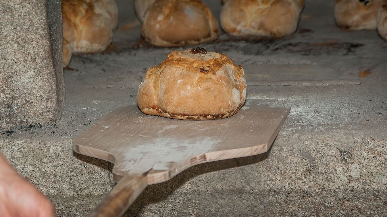 A kovásztól a kakastaréjig