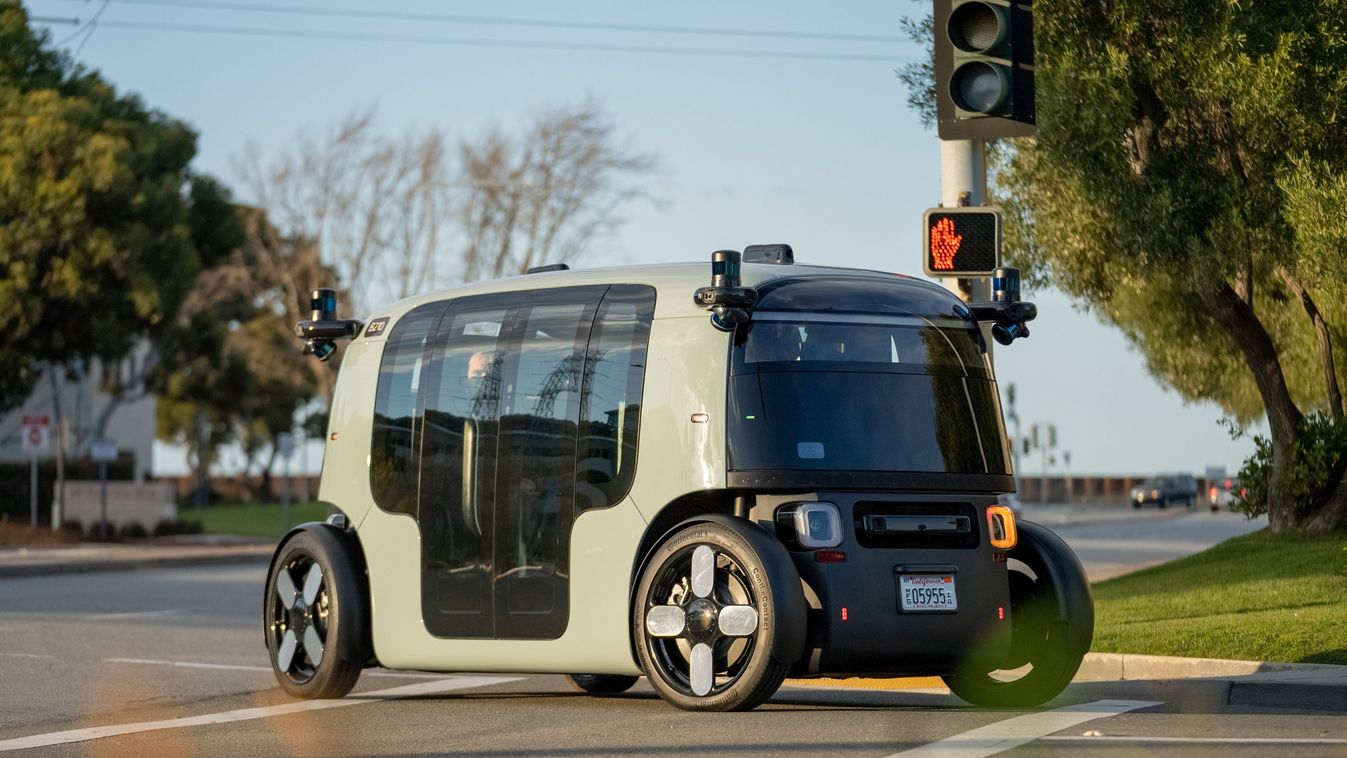 Megmutatjuk az első igazi robottaxit: közúton jár, sofőr nélkül
