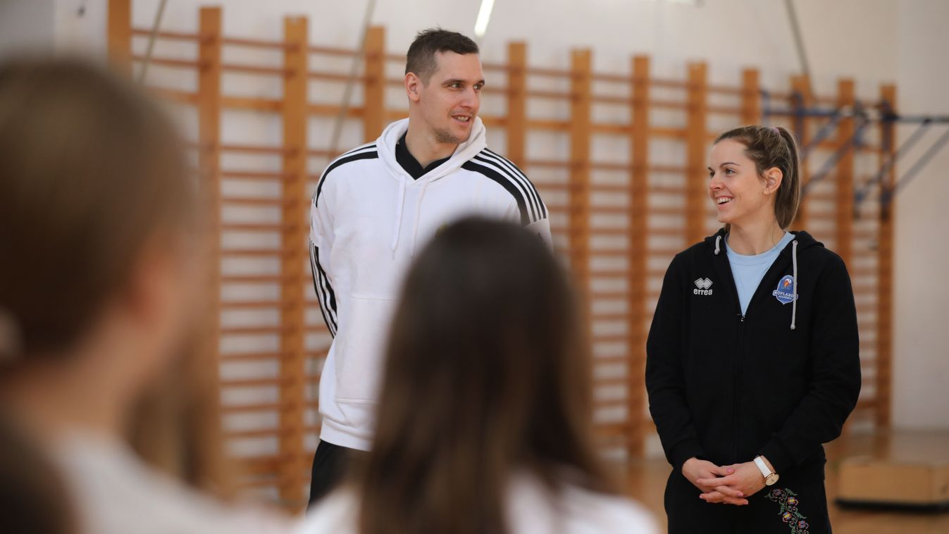 Válogatott sportolók tartottak testnevelésórát a zánkai általános iskolásoknak