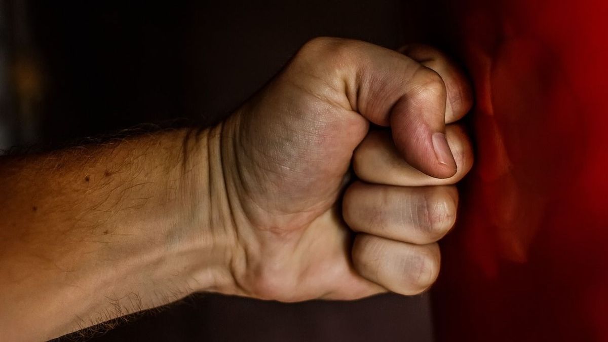 Ököllel esett ismerősének a 62 éves férfi