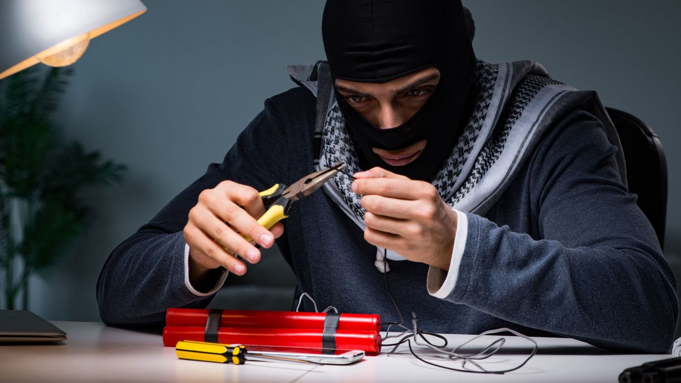 Migránsok közé vegyülve terroristák juthattak be az Egyesült Királyságba