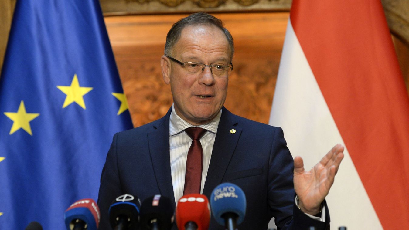 Navracsics: tárgyszerű beszélgetést folytattunk az EP költségvetési ellenőrző bizottságának delegációjával