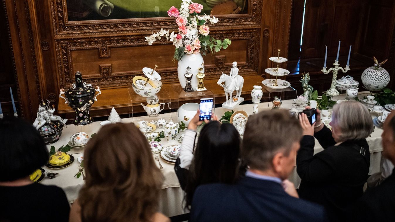Fenséges herendi porcelánokból nyílt kiállítás a Nemzeti Múzeumban (fotók)