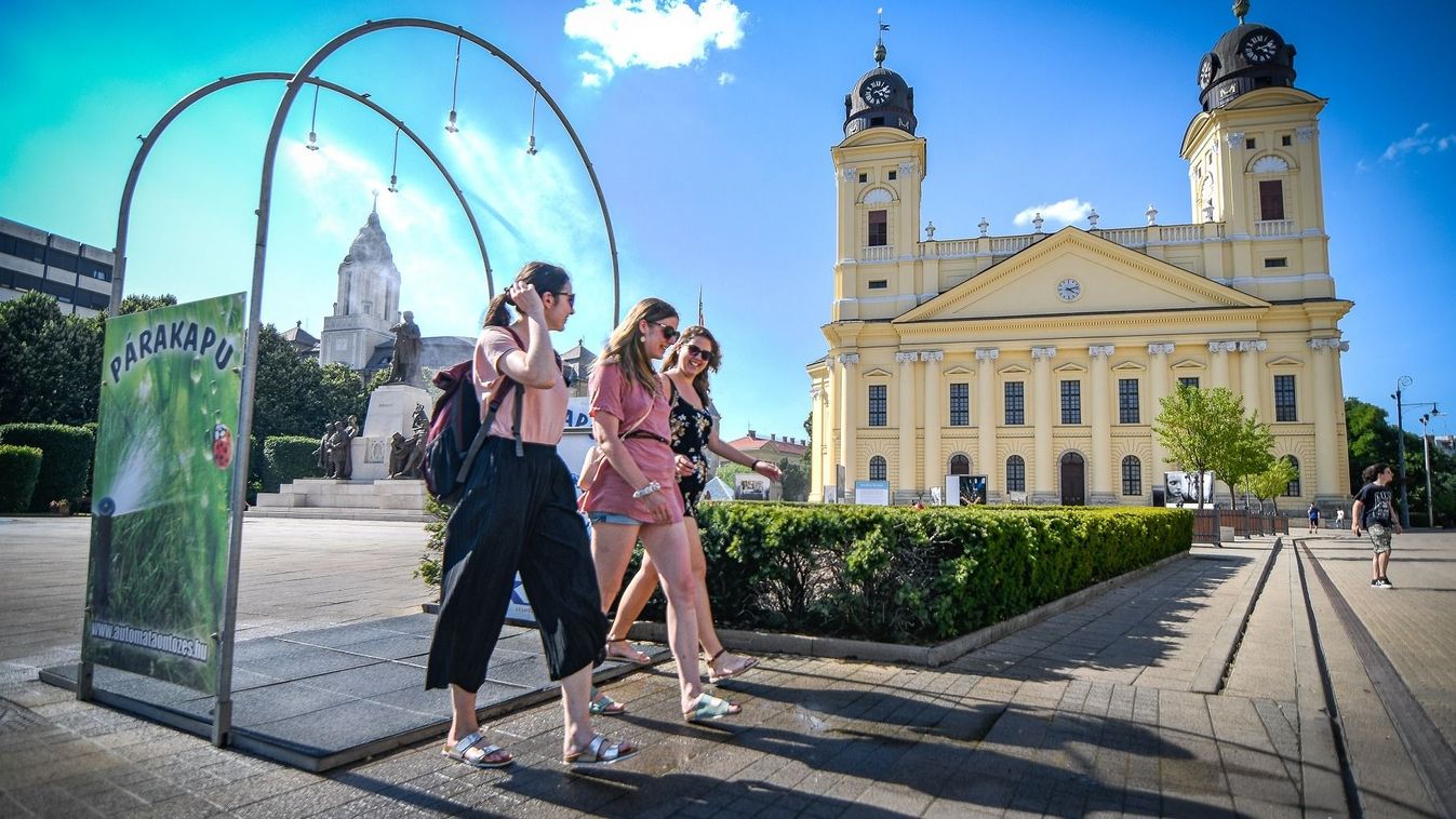 Kitart a rendkívüli hőség, elrendelték a vörös kódot
