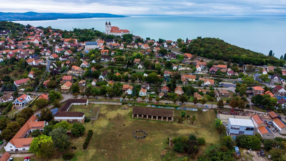 Tihanyban debütált a Tanulni szabad!