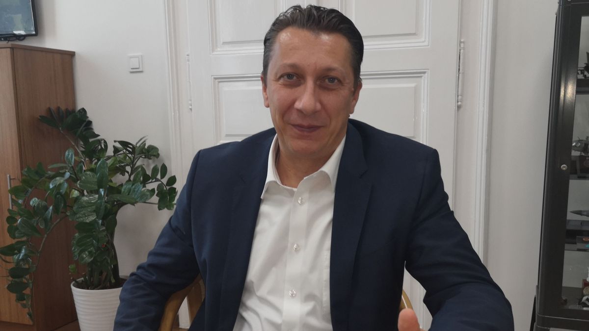 Jelentős támogatással segítik a diákokat, a fiatalokat