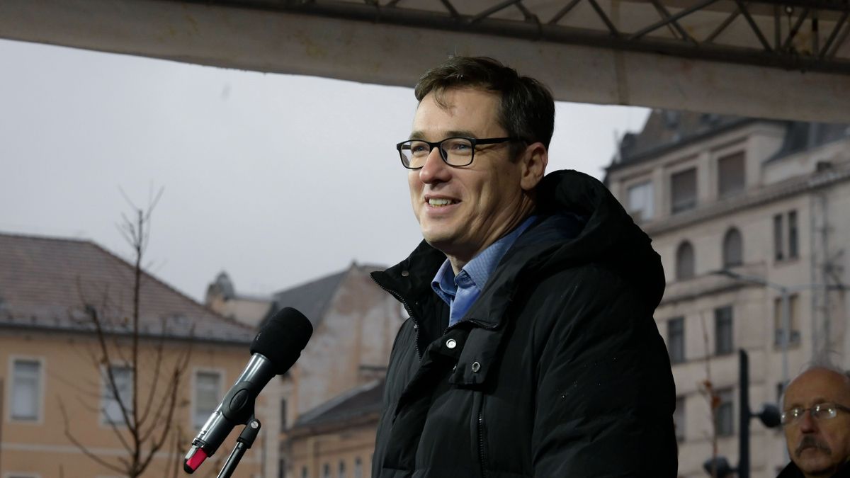 A baloldali városvezetés szimbólumává vált a kuplerájjá lett mosdó (videó)