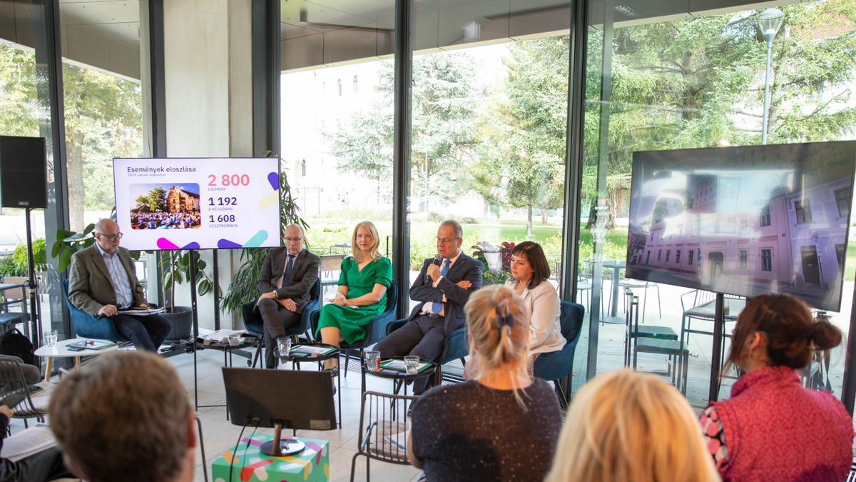 Bélyeggel emlékezett meg a posta az EKF-évről