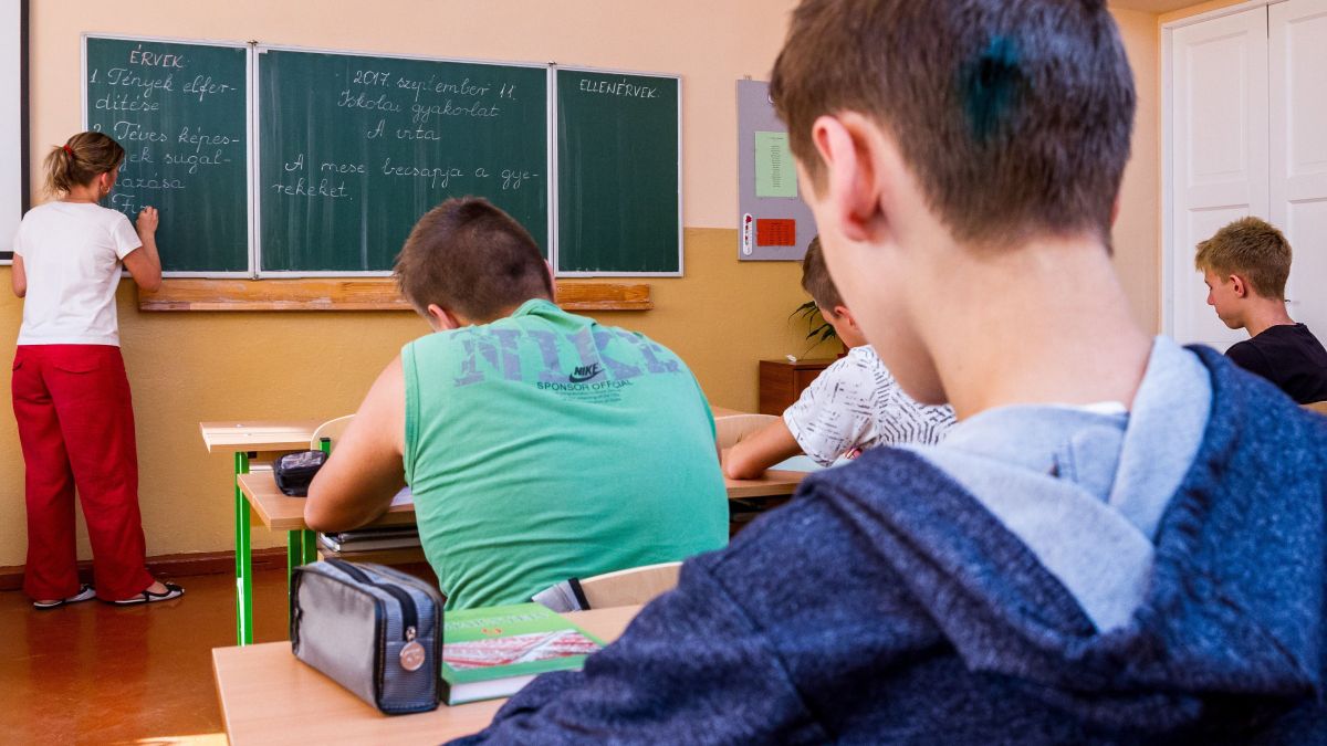 Küzdenek az ukránosítás ellen a munkácsi magyar iskolában