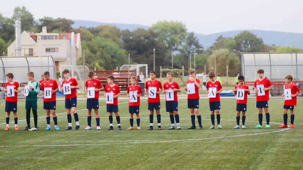 Súlyosan sérült társuknak üzentek a veszprémi focisták