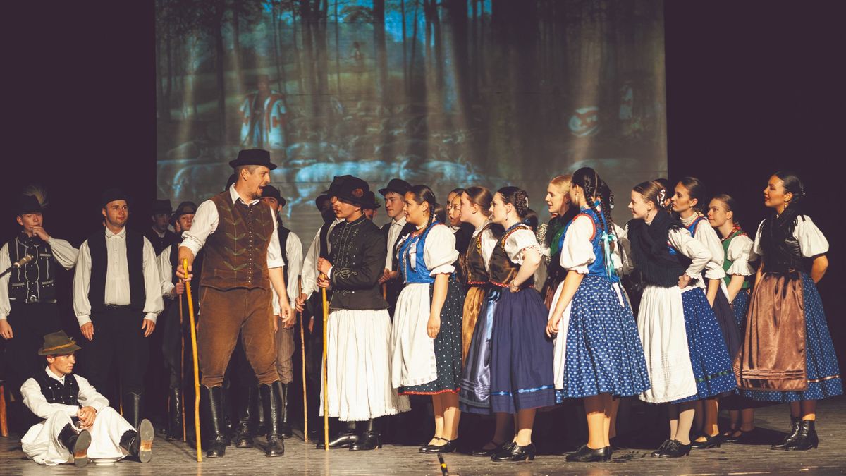 A Tördemic Néptáncegyüttes felvette a Badacsony nevet