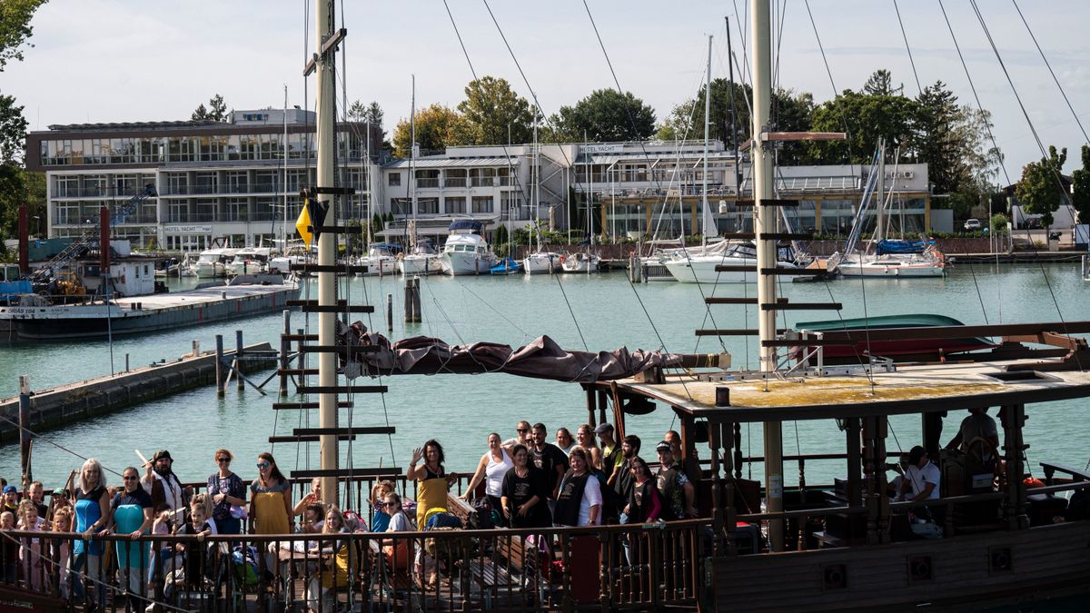 Kifutottak első útjukra a Bahart új hajói (videó)