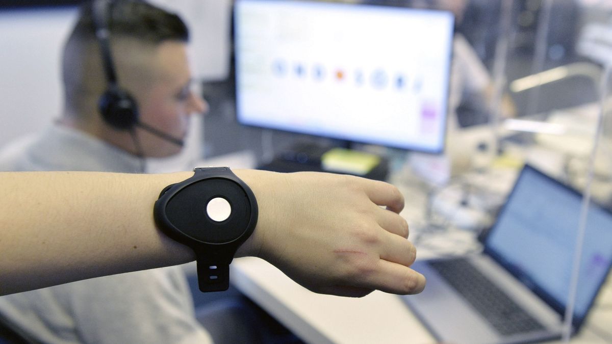 Biztonságot ad a nyugdíjasnak a Gondosóra (videó)