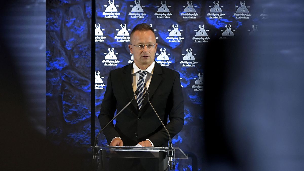 Szijjártó Péter: kettős mérce, ahogy az lenni szokott (videó)