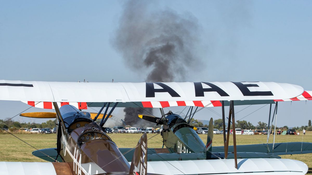 Borzalmas véletlen volt: csak nézelődni álltak meg a börgöndi repülőtragédia súlyos sérültjei