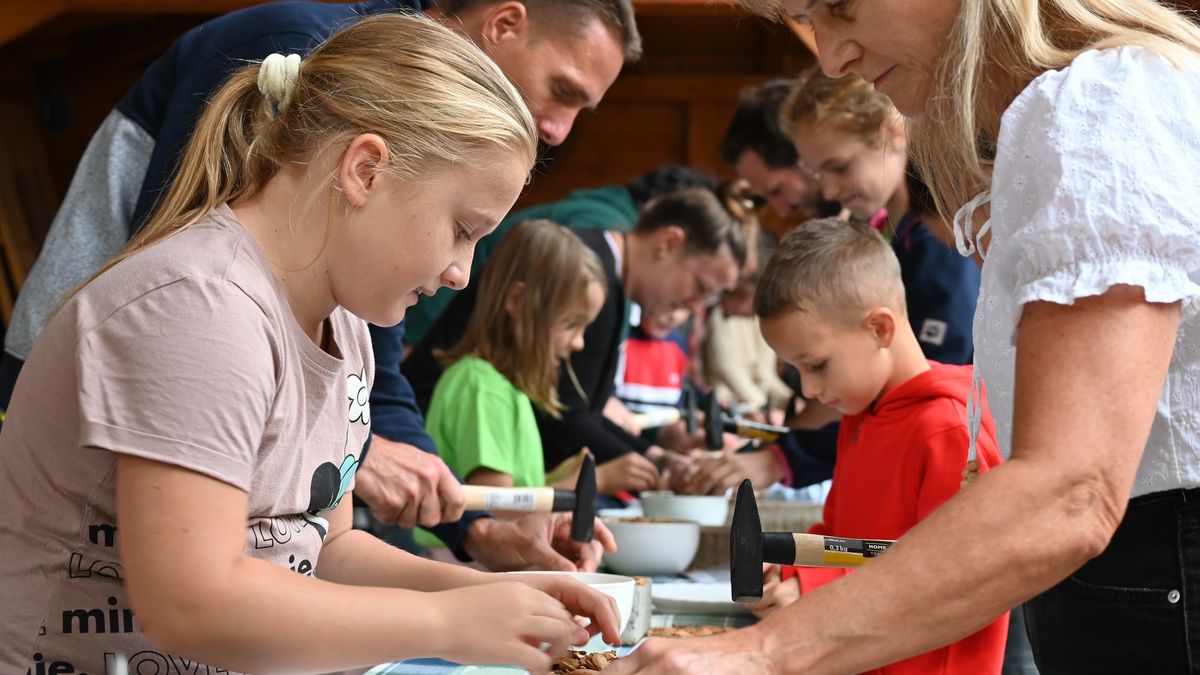 A mandulát ünnepelték Balatonakaliban