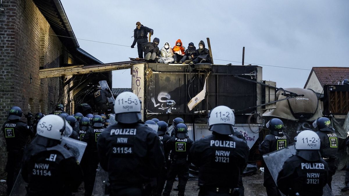 Drasztikus mértékben nőtt a radikális klímaaktivisták által elkövetett bűncselekmények száma
