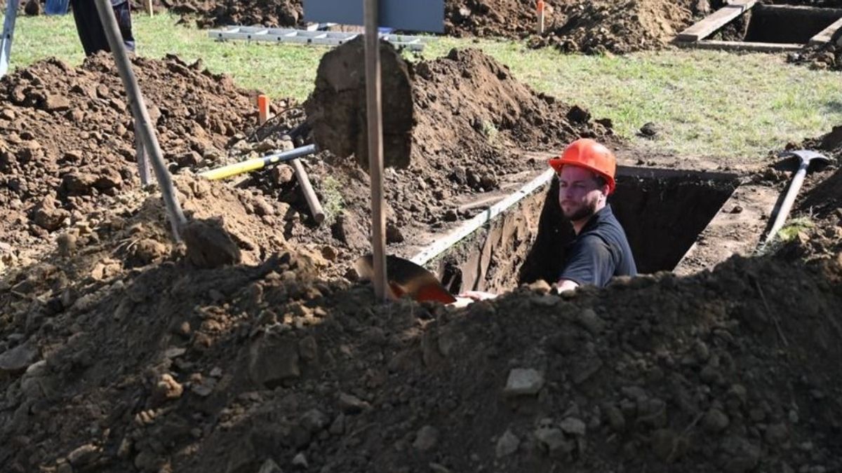 52 perc alatt ástak tökéletes sírt az Országos Sírásó Verseny győztesei (videó)