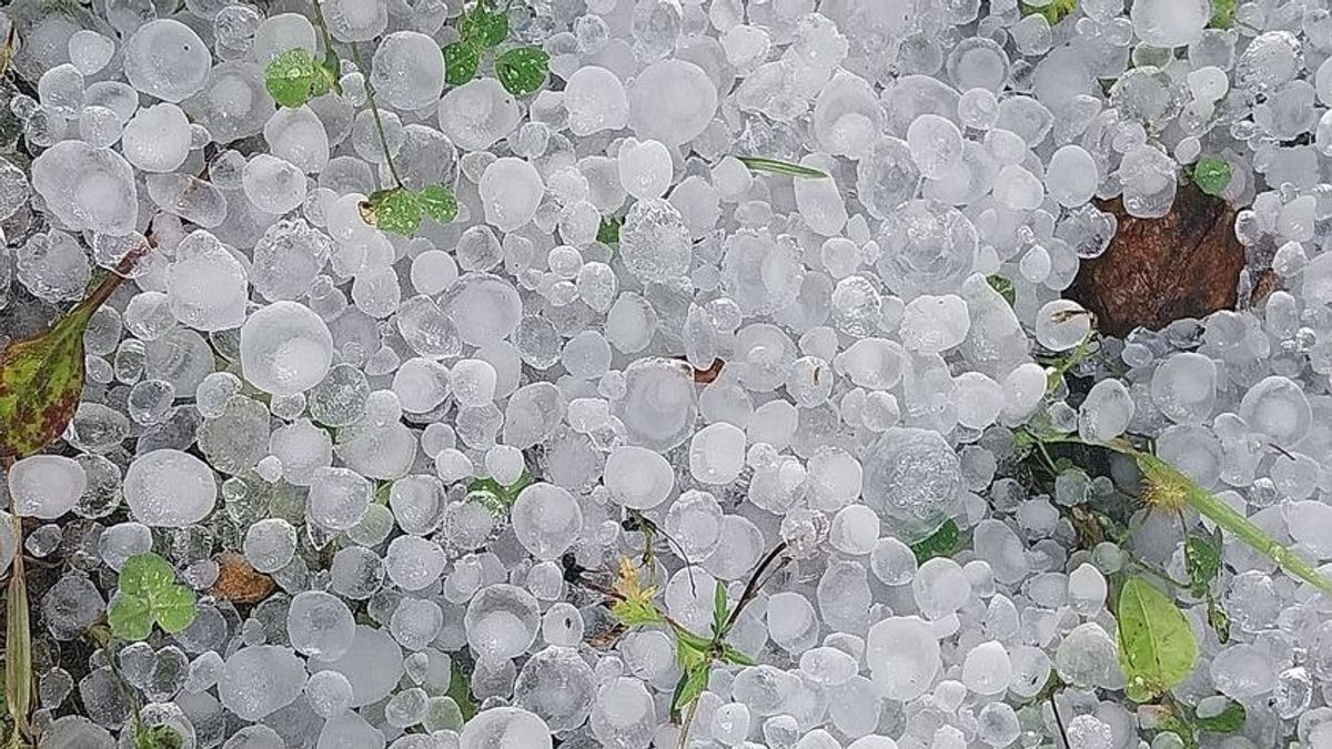 Elképesztő képek: Borsodot elverte a jég, Sárospatakon szinte hó esett