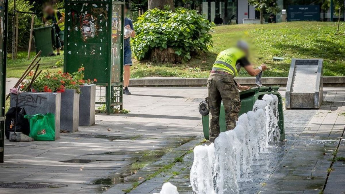 Szökőkútban mosták a szemeteskukákat a Baranyi Krisztina vezette Ferencvárosban