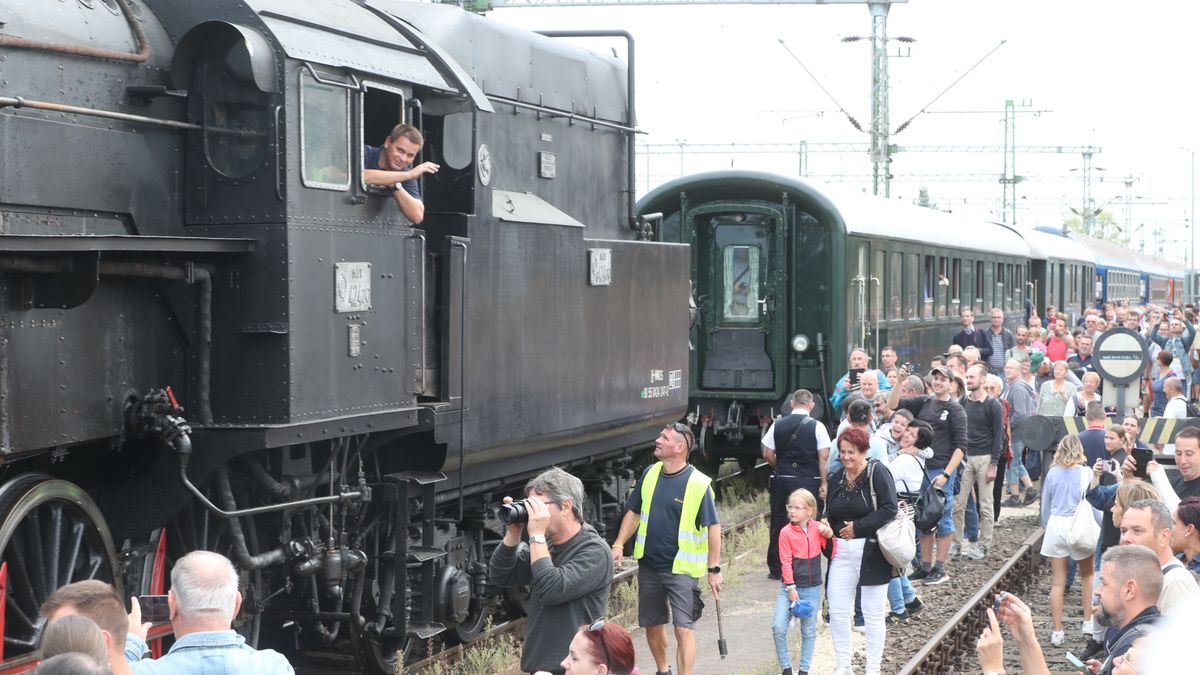 Újra eljöttek, megmutatták magukat