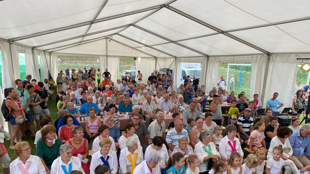 Összegyűltek a település szülöttei Olaszfaluban