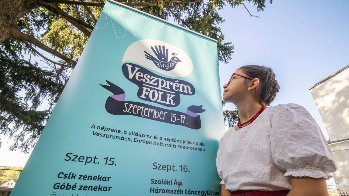 Hamisítatlan városi környezetben, hamisítatlan vidéki események sztárfellépőkkel