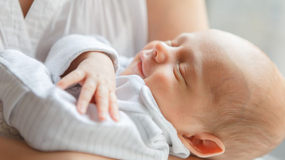 Egészséges újszülött kisfiút helyeztek el a veszprémi kórház inkubátorába