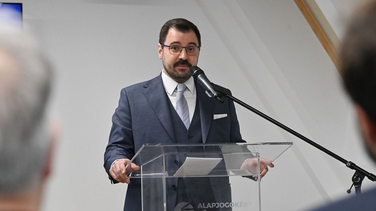 Szánthó: Magyarországnak a saját érdekeit kell szem előtt tartani