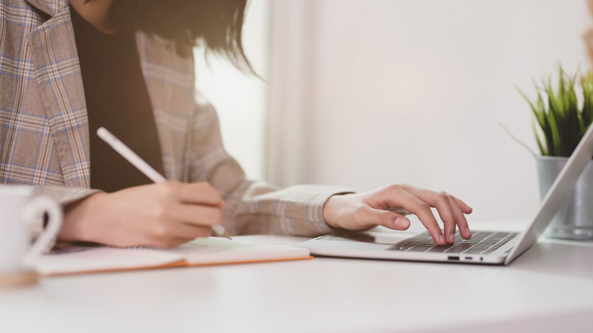 Fiatal íróknak hirdet új pályázatot az Előretolt Helyőrség Íróakadémia