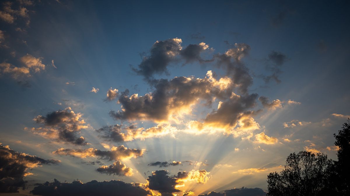 Varázslatos naplementét hozott a kedd este Veszprémben